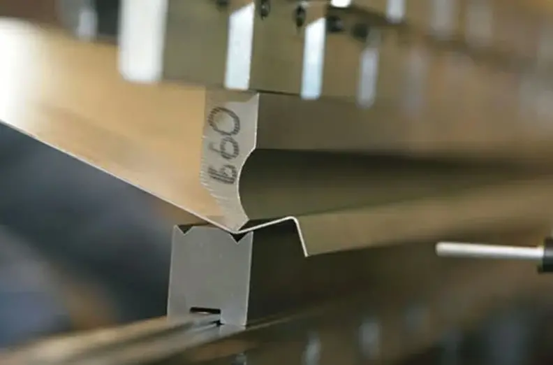 Gia công chấn gấp nhôm