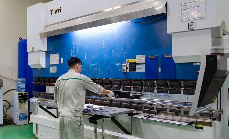 Máy chấn gấp chất lượng cao tại Cơ khí Intech