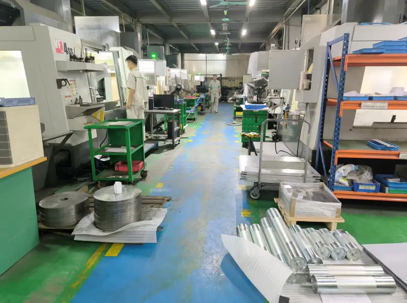 Vận hành máy tiện CNC tại Cơ khí Intech