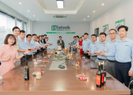 hai loc dau xuan  ?? vung tay cuong chinh phuc chang duong moi