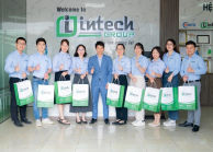 trao qua gan ket   trao tet thinh vuong cung cbcnv intech group
