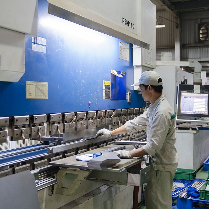 gia cong chan gap cnc