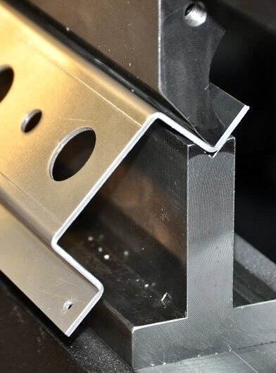 Gia công chấn gấp CNC