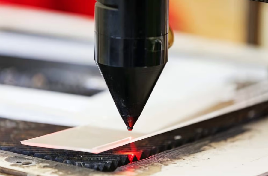 Cắt kính bằng laser