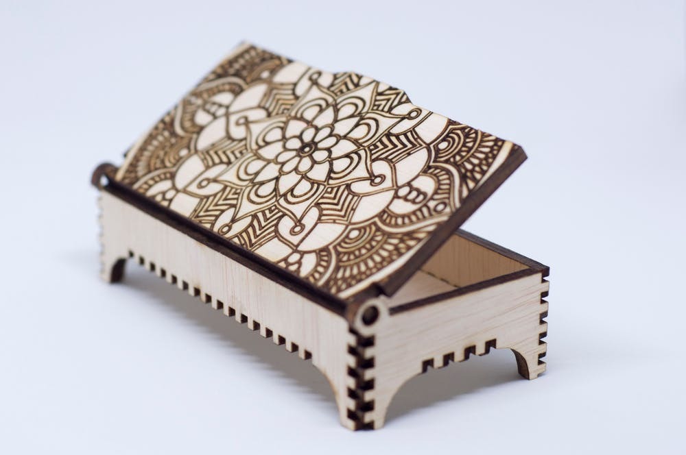 Hộp gỗ khắc laser